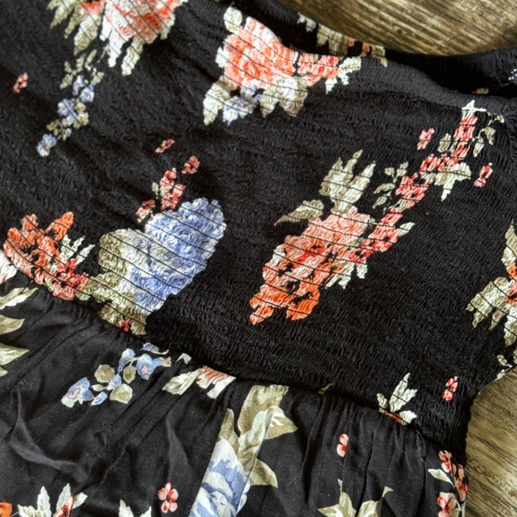 Torrid Maxi Dress with rouched top and bell like sleeves. - Picture 2 of 5